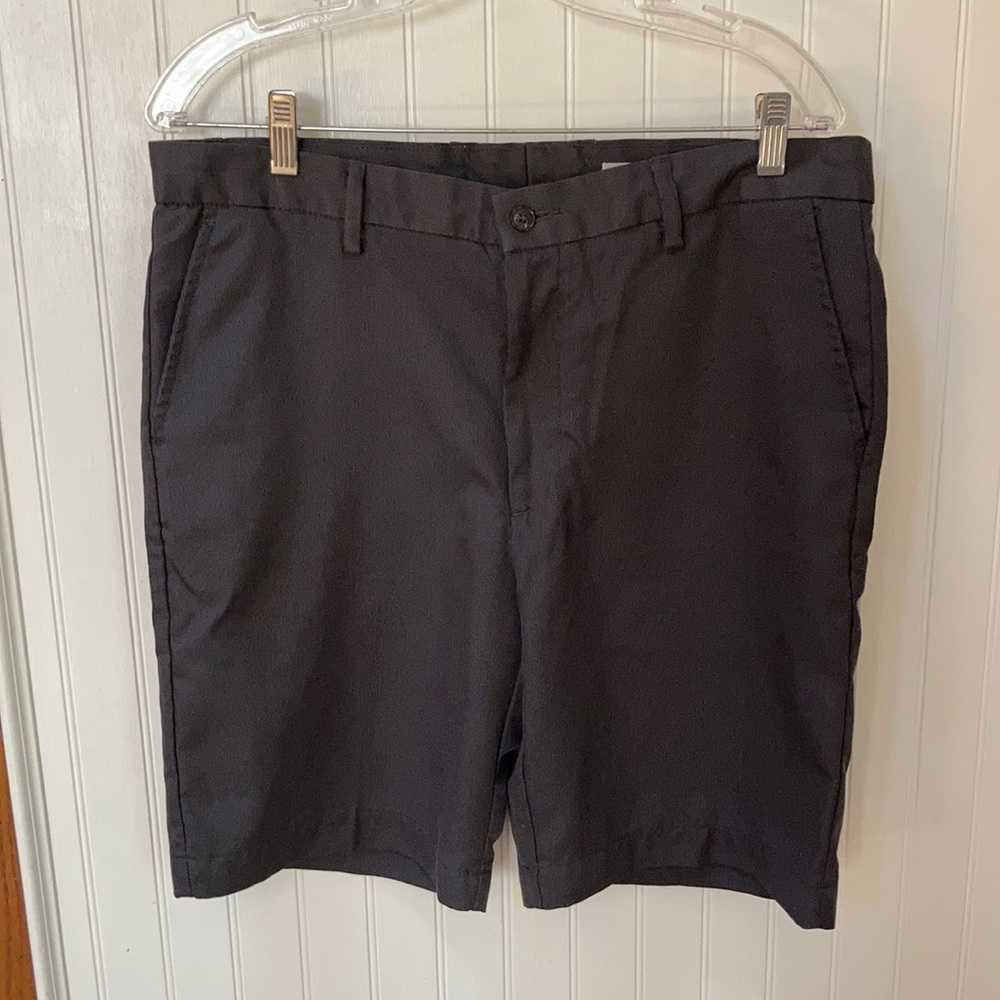 Men’s 34 shorts, Greg normal black pattern